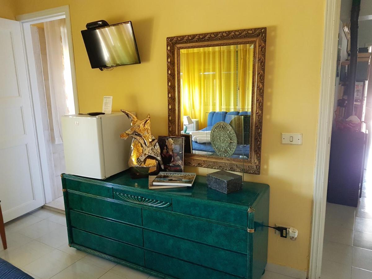 Stanza Mafalda Bed and Breakfast Olbia Buitenkant foto